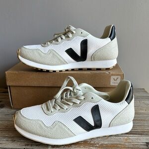 Veja SDU Sneakers size 9 never worn